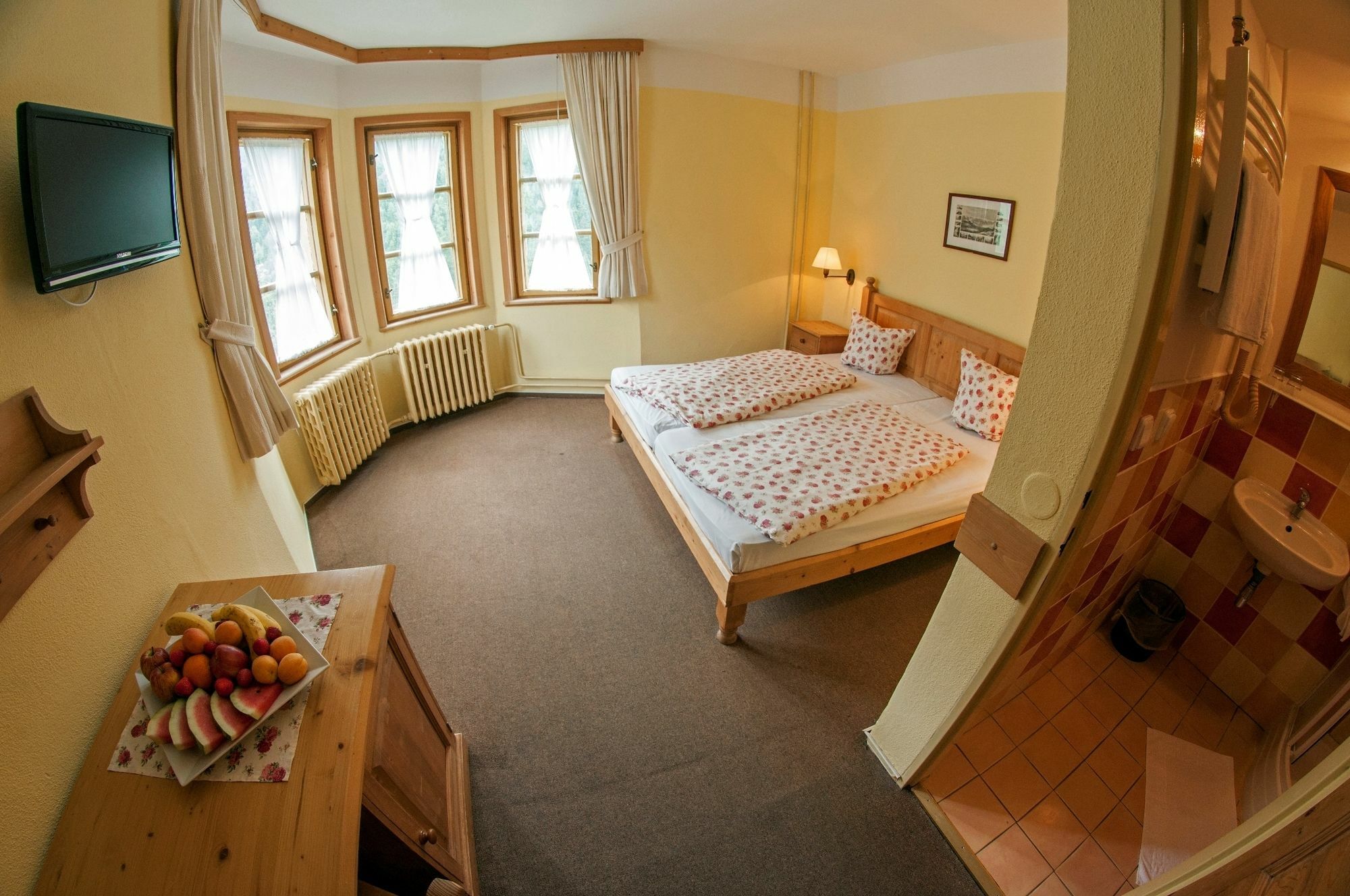 Alpsky Hotel Szpindlerowy Młyn Zewnętrze zdjęcie