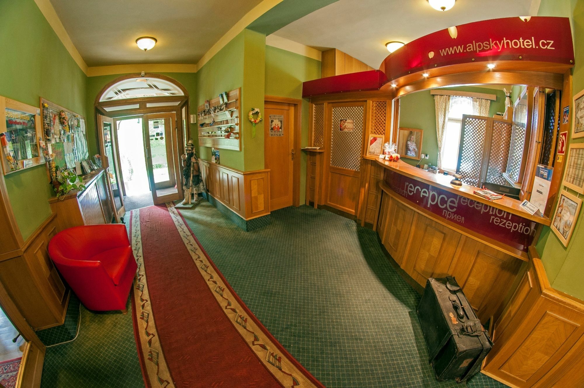 Alpsky Hotel Szpindlerowy Młyn Zewnętrze zdjęcie